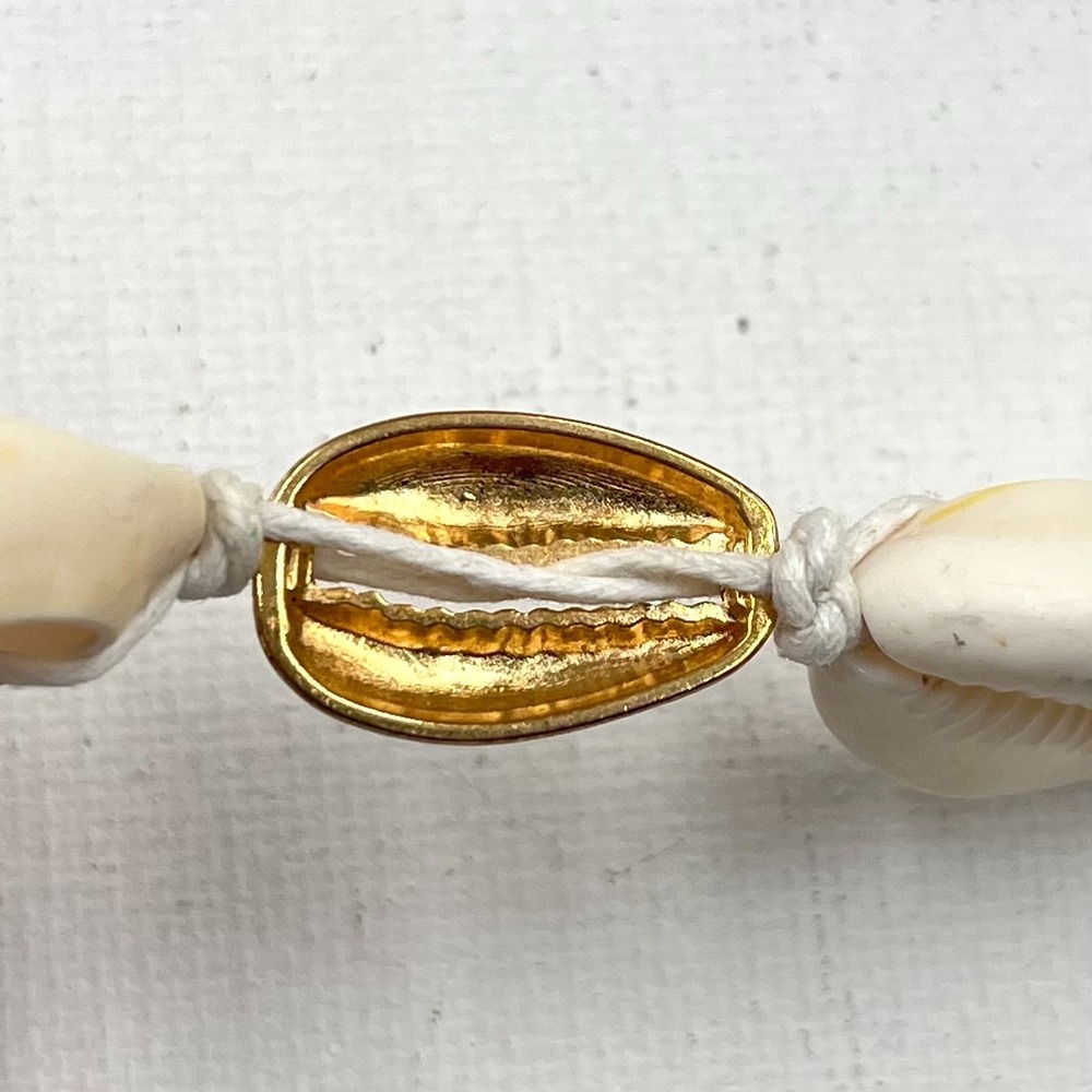 Vintage Natural Cowrie Shell Necklace Gold Metallic Accent Cream Cord Beachy Y2K - Picture 7 of 12